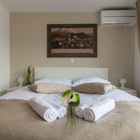 Apartments & Rooms Aleksandra เบลด ภายนอก รูปภาพ