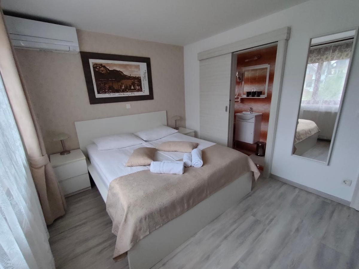 Apartments & Rooms Aleksandra เบลด ภายนอก รูปภาพ