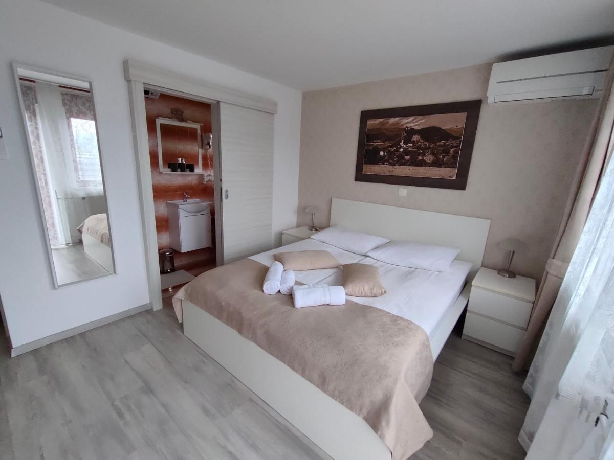 Apartments & Rooms Aleksandra เบลด ภายนอก รูปภาพ