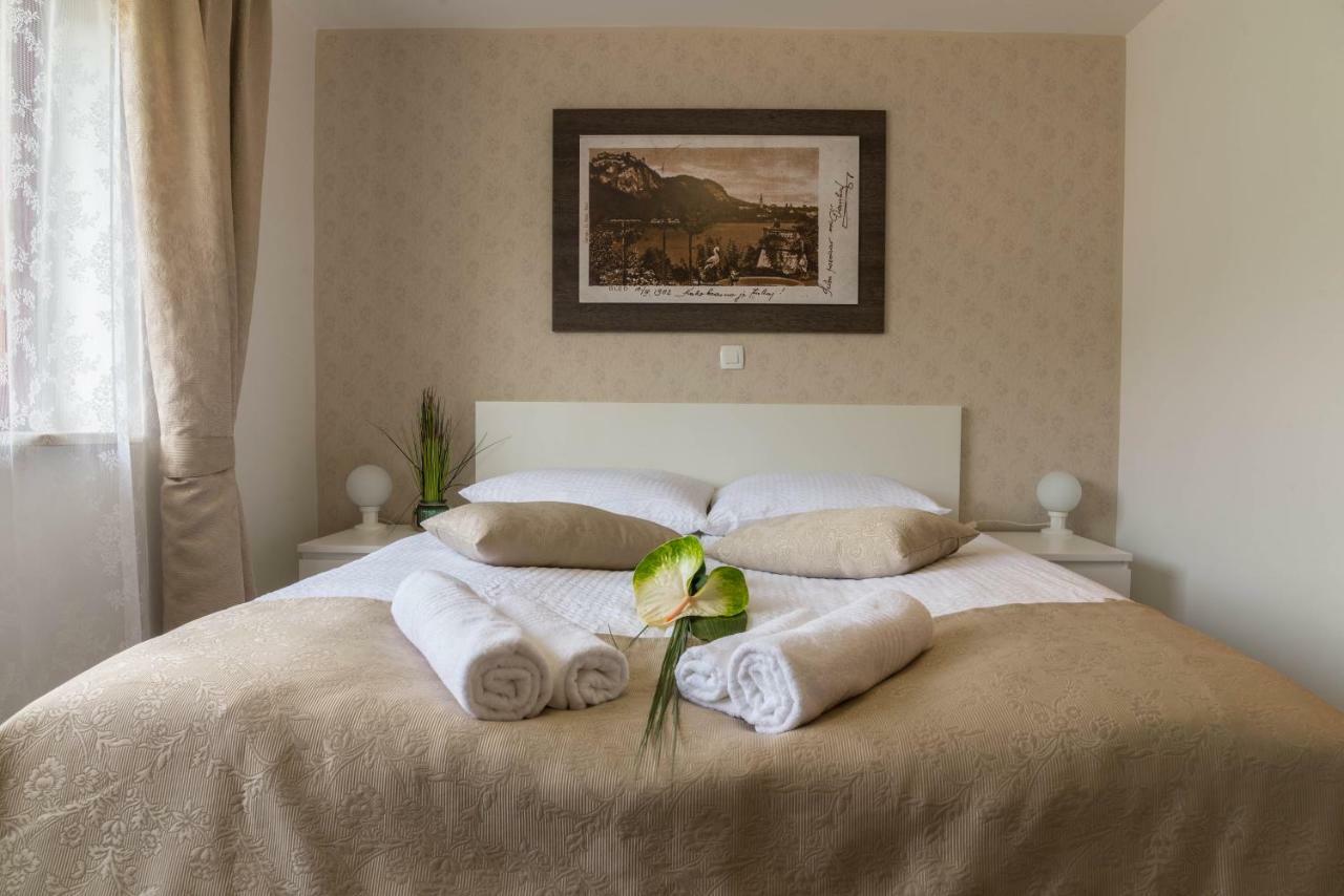 Apartments & Rooms Aleksandra เบลด ภายนอก รูปภาพ
