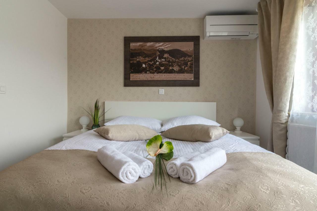 Apartments & Rooms Aleksandra เบลด ภายนอก รูปภาพ