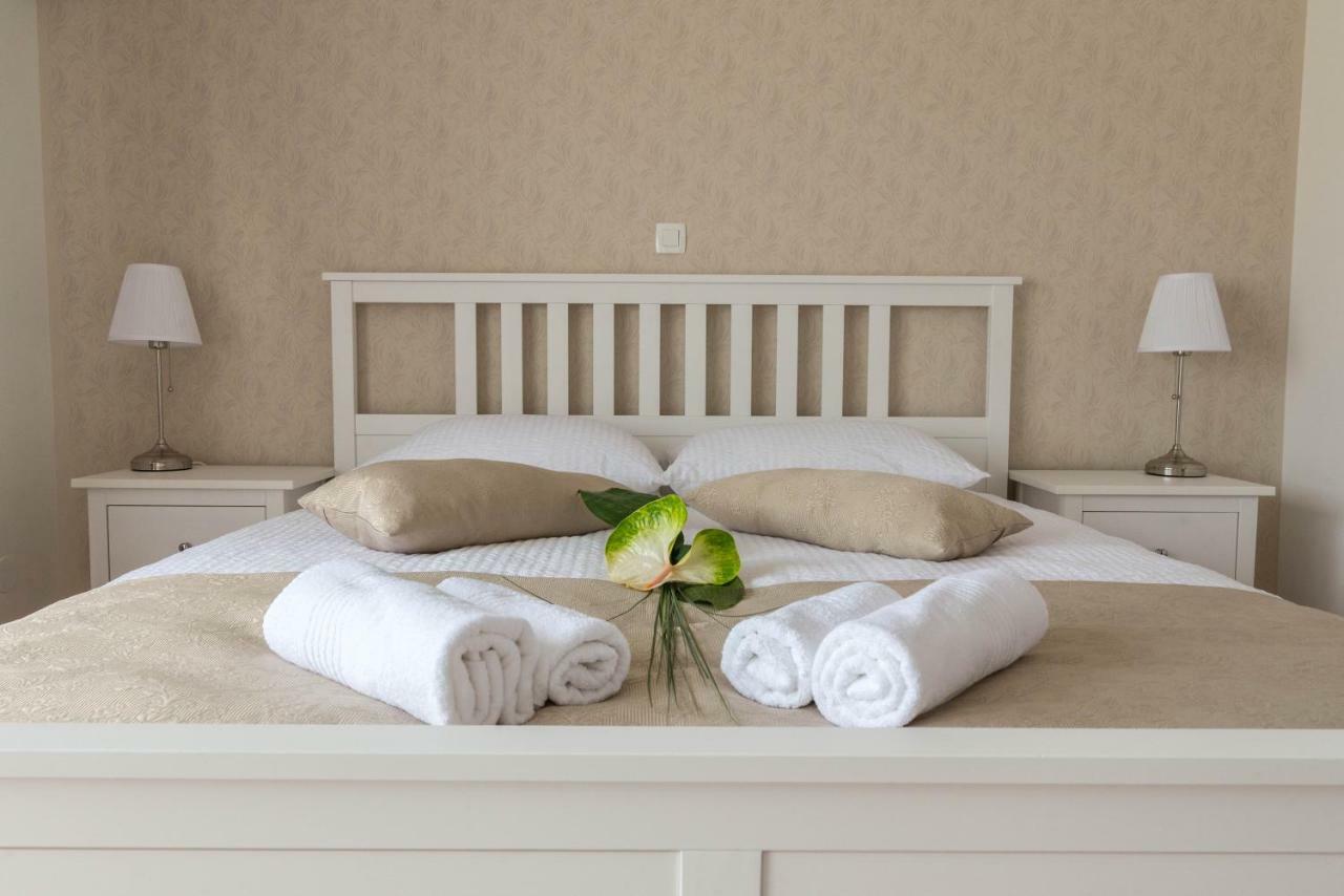 Apartments & Rooms Aleksandra เบลด ภายนอก รูปภาพ