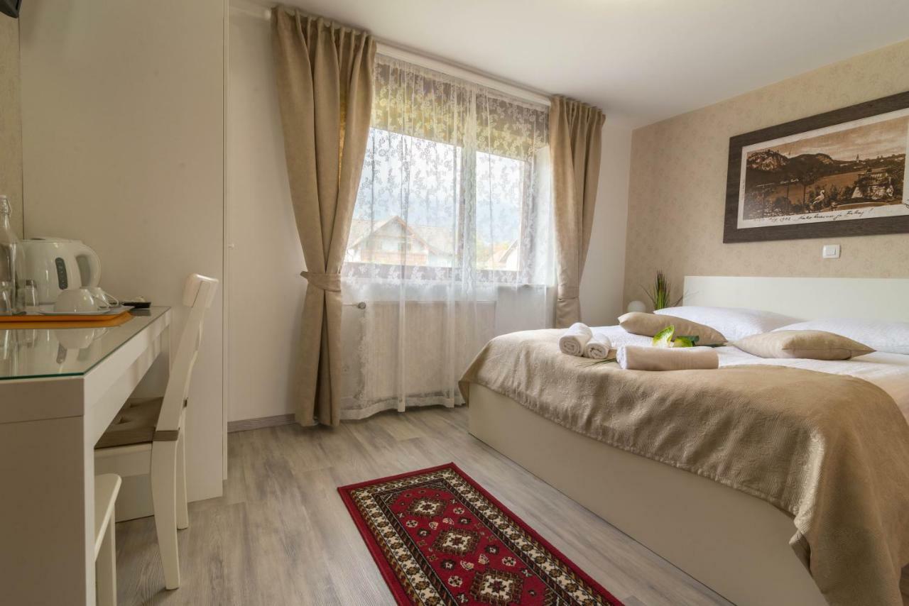 Apartments & Rooms Aleksandra เบลด ภายนอก รูปภาพ